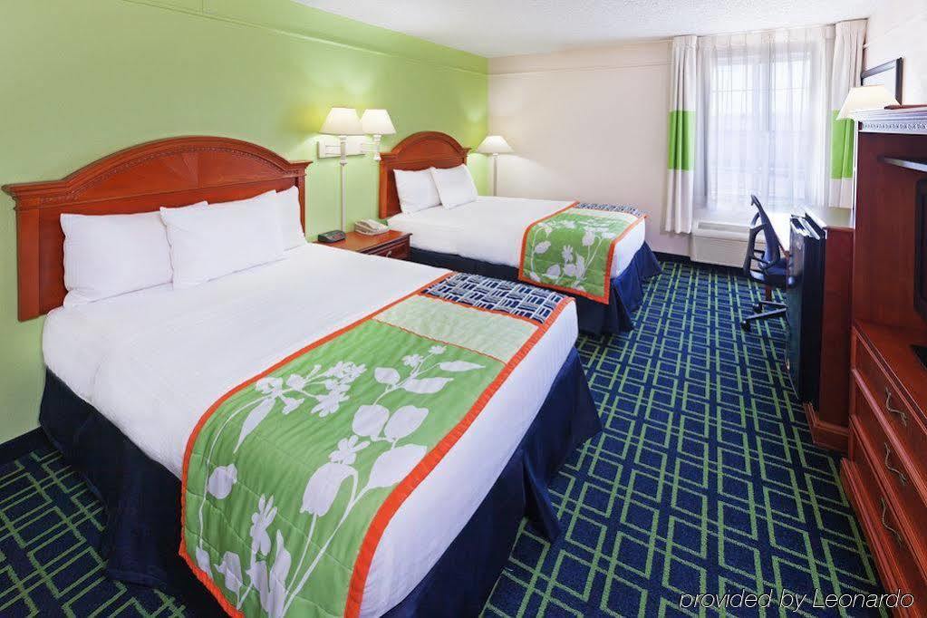 La Quinta Inn & Suites Талса Екстер'єр фото