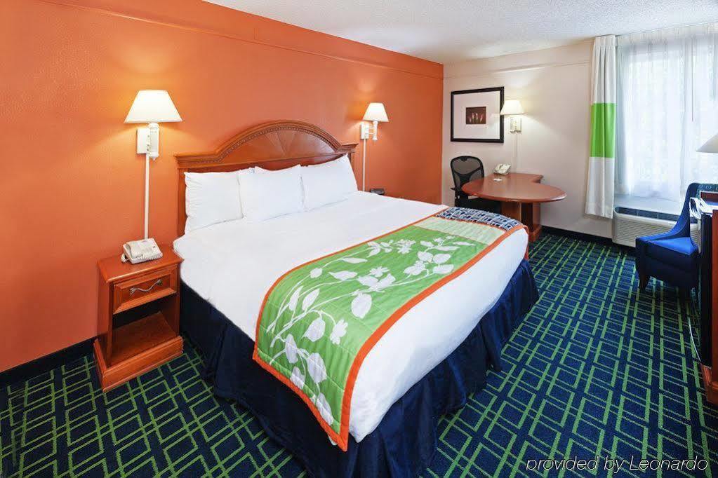 La Quinta Inn & Suites Талса Екстер'єр фото