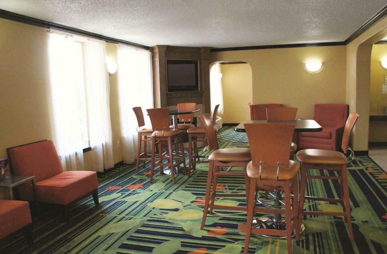 La Quinta Inn & Suites Талса Екстер'єр фото