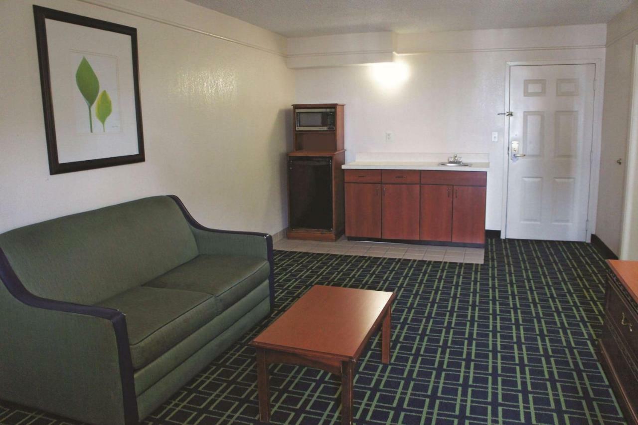 La Quinta Inn & Suites Талса Екстер'єр фото
