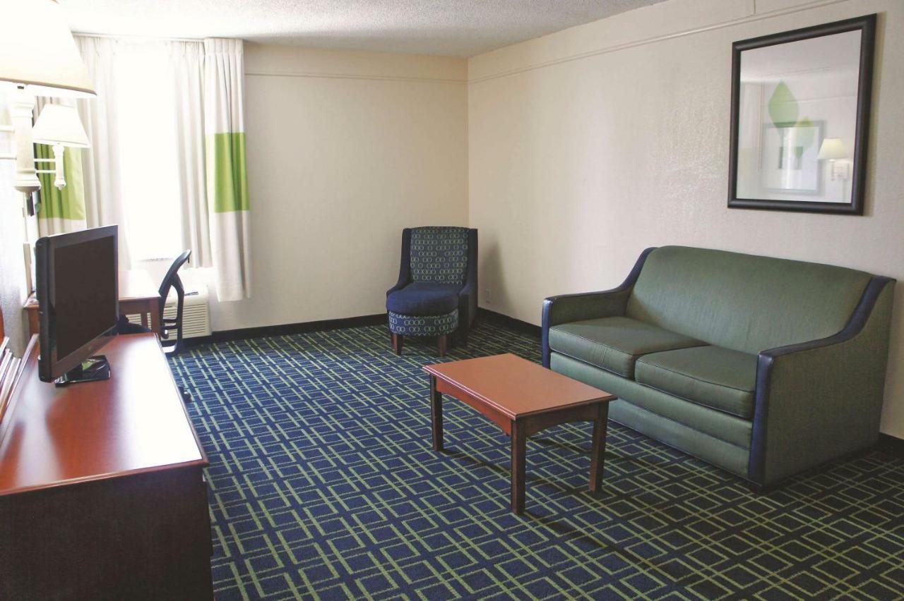 La Quinta Inn & Suites Талса Екстер'єр фото