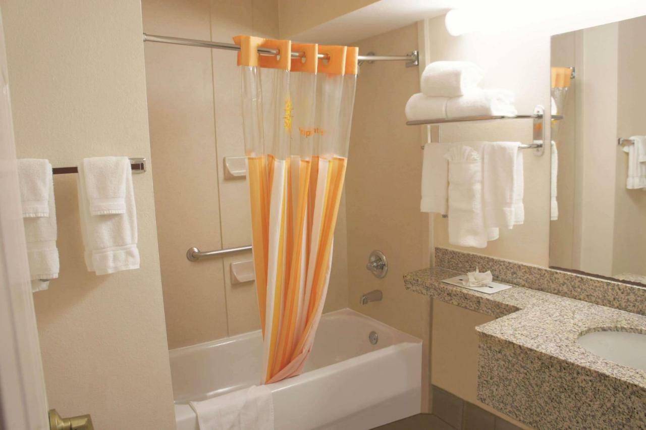 La Quinta Inn & Suites Талса Екстер'єр фото