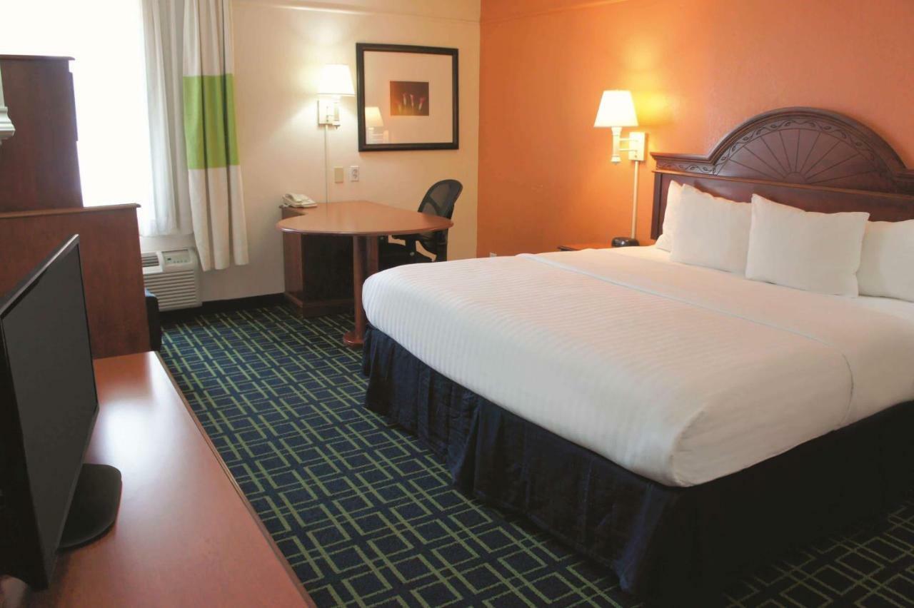 La Quinta Inn & Suites Талса Екстер'єр фото